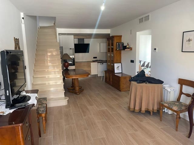 3 soverom Kjedet enebolig til salgs i Almoradí med svømmebasseng - € 185 000 (Ref: 9444739)