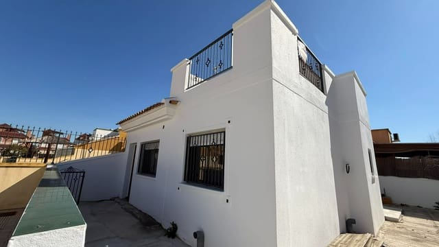 3 bedroom Semi-detached Villa for sale in Almoradí with pool - € 185,000 (Ref: 9444739)