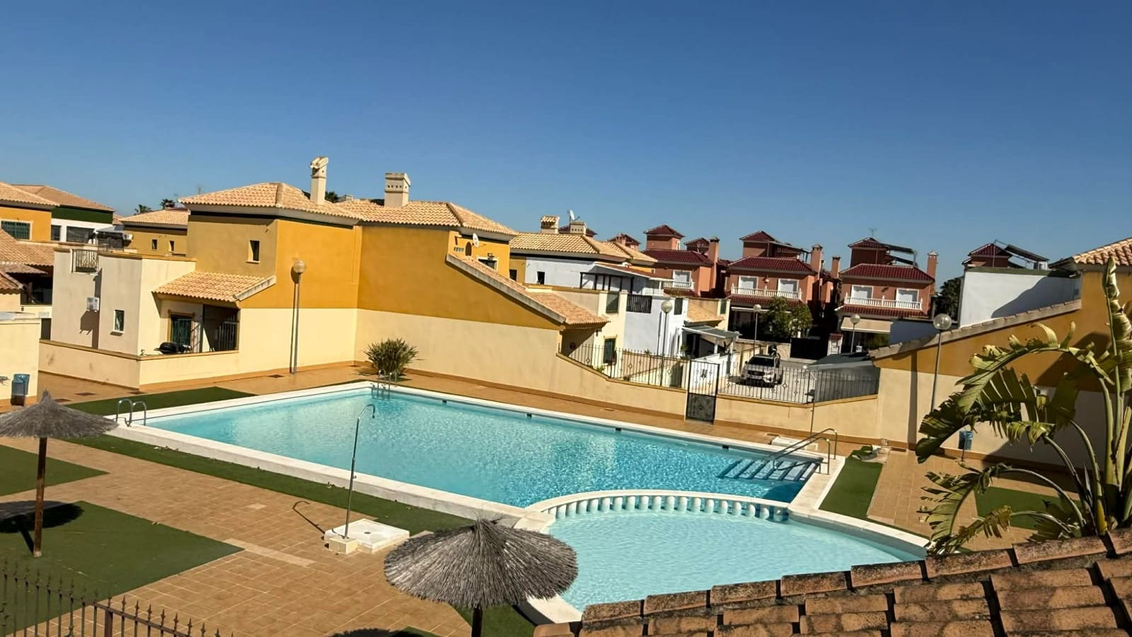 3 bedroom Semi-detached Villa for sale in Almoradi with pool - € 185,000 (Ref: 9444739)