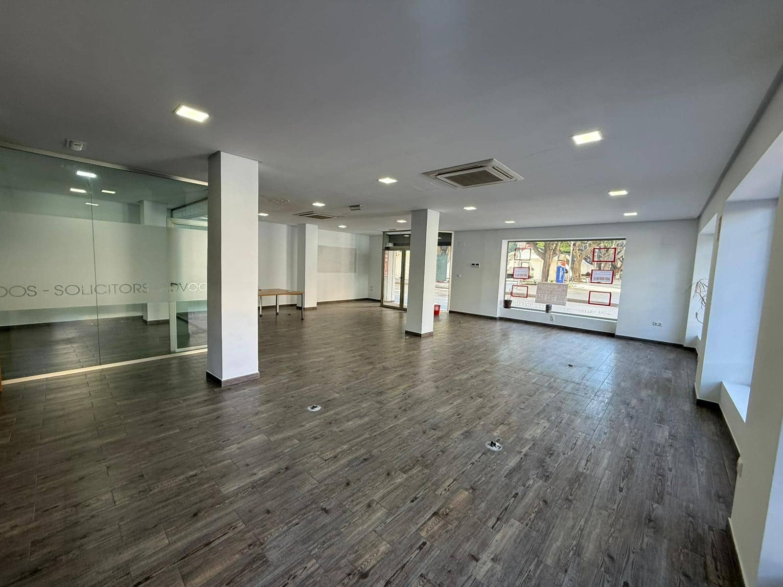 Commercial for sale in Almoradi - € 220,000 (Ref: 9465912)