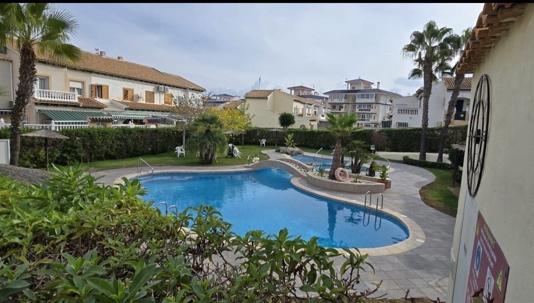 1 quarto Apartamento para venda em La Mata com piscina - 145 000 € (Ref: 9569407)