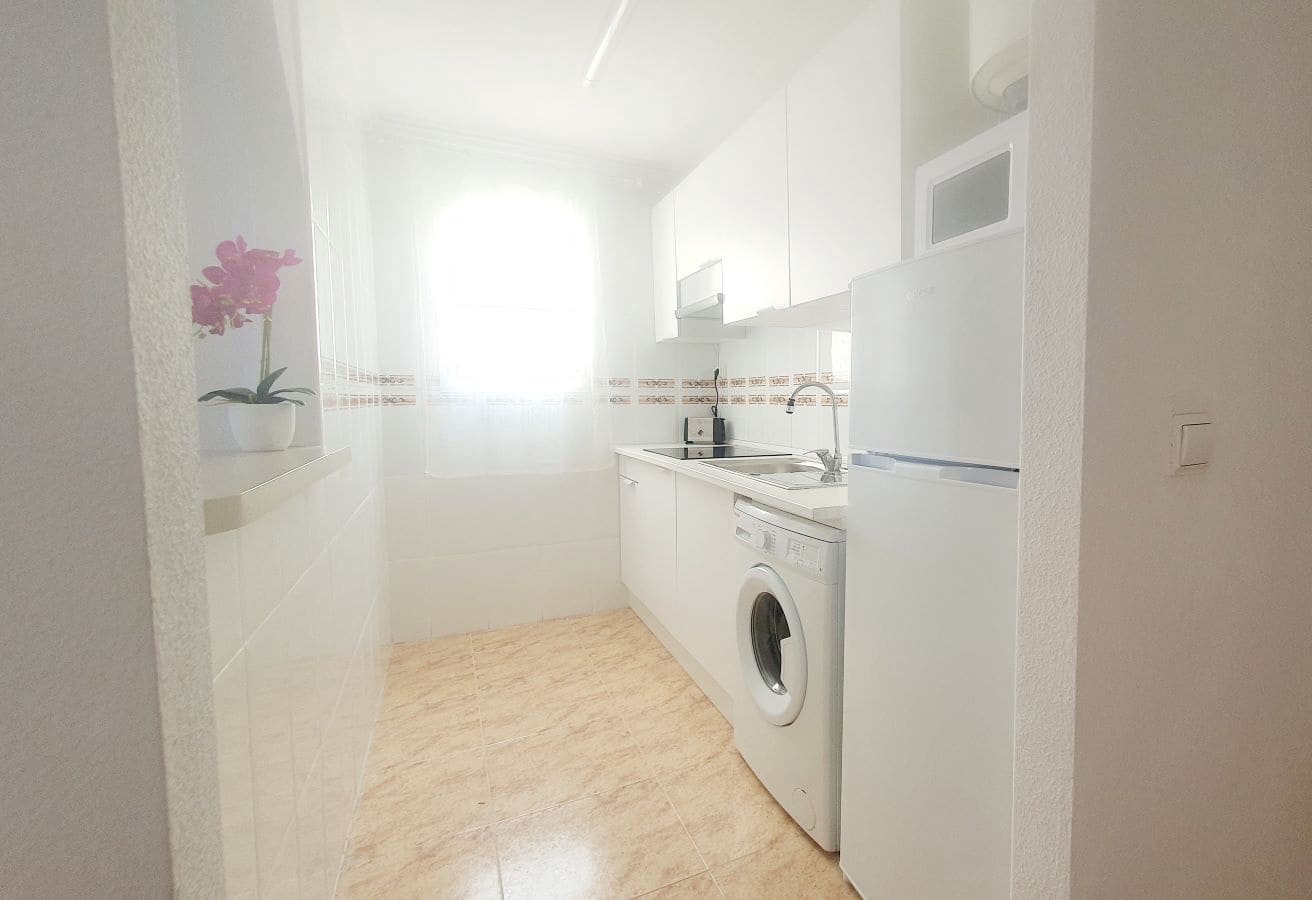 1 quarto Penthouse para venda em Torrevieja com piscina - 169 000 € (Ref: 9675068)