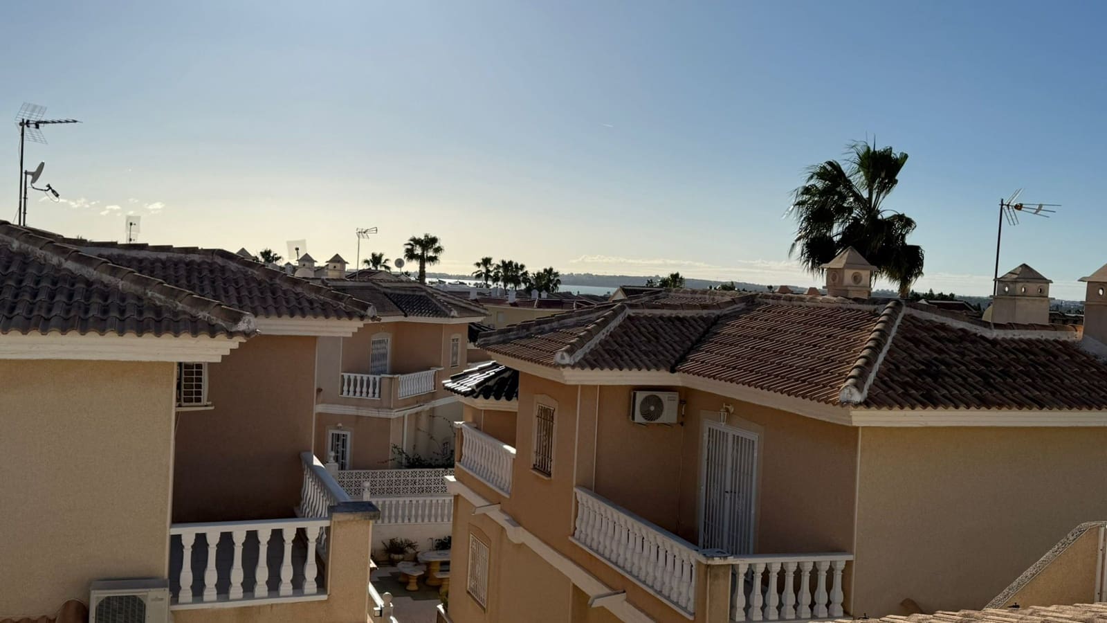 Pareado de 3 habitaciones en Ciudad Quesada en venta con piscina - 245.000 € (Ref: 9691623)