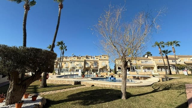 Pareado de 3 habitaciones en Ciudad Quesada, Rojales en venta con piscina - 245.000 € (Ref: 9691623)