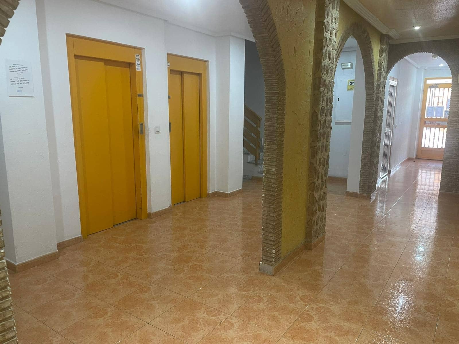 2 Zimmer Apartment zu verkaufen in Torrevieja mit Pool - 136.500 € (Ref: 9834224)