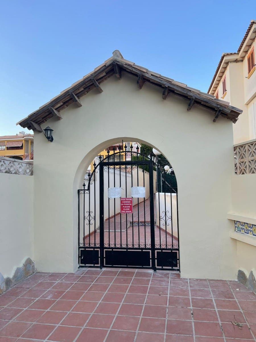 2 chambre Appartement à vendre à Torrevieja avec piscine - 175 000 € (Ref: 9844374)