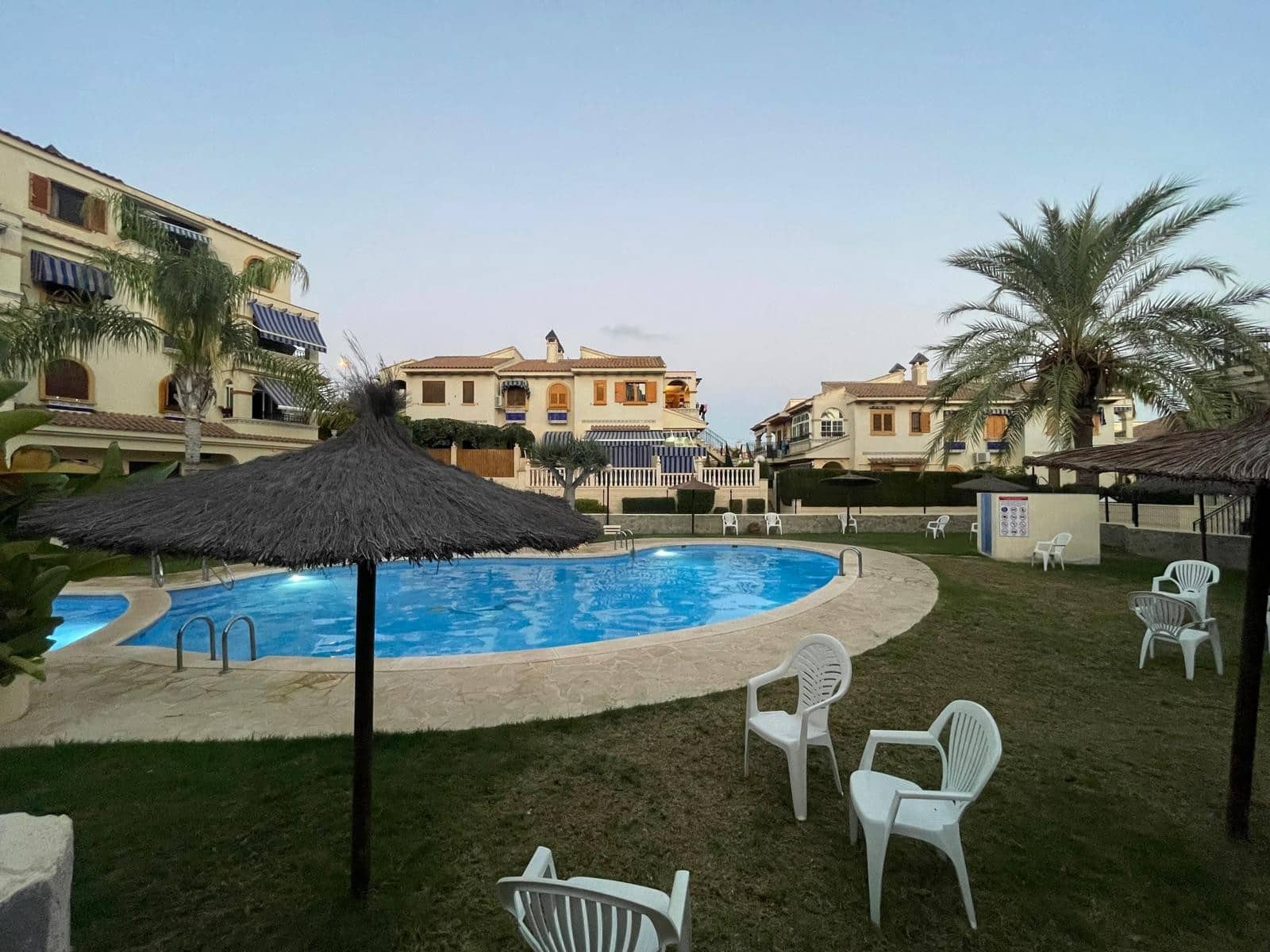2 chambre Appartement à vendre à Torrevieja avec piscine - 175 000 € (Ref: 9844374)