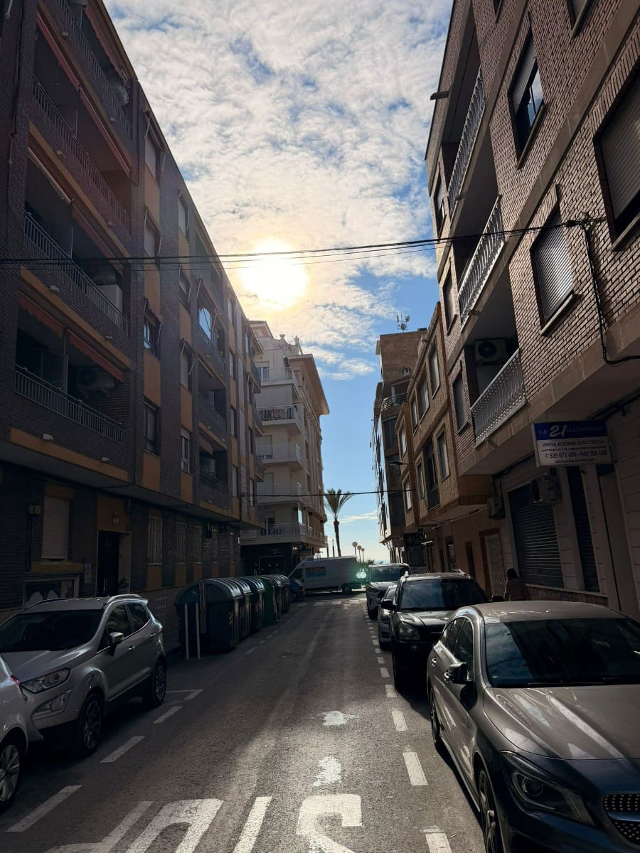 2 Zimmer Apartment zu verkaufen in Torrevieja - 168.000 € (Ref: 9867429)