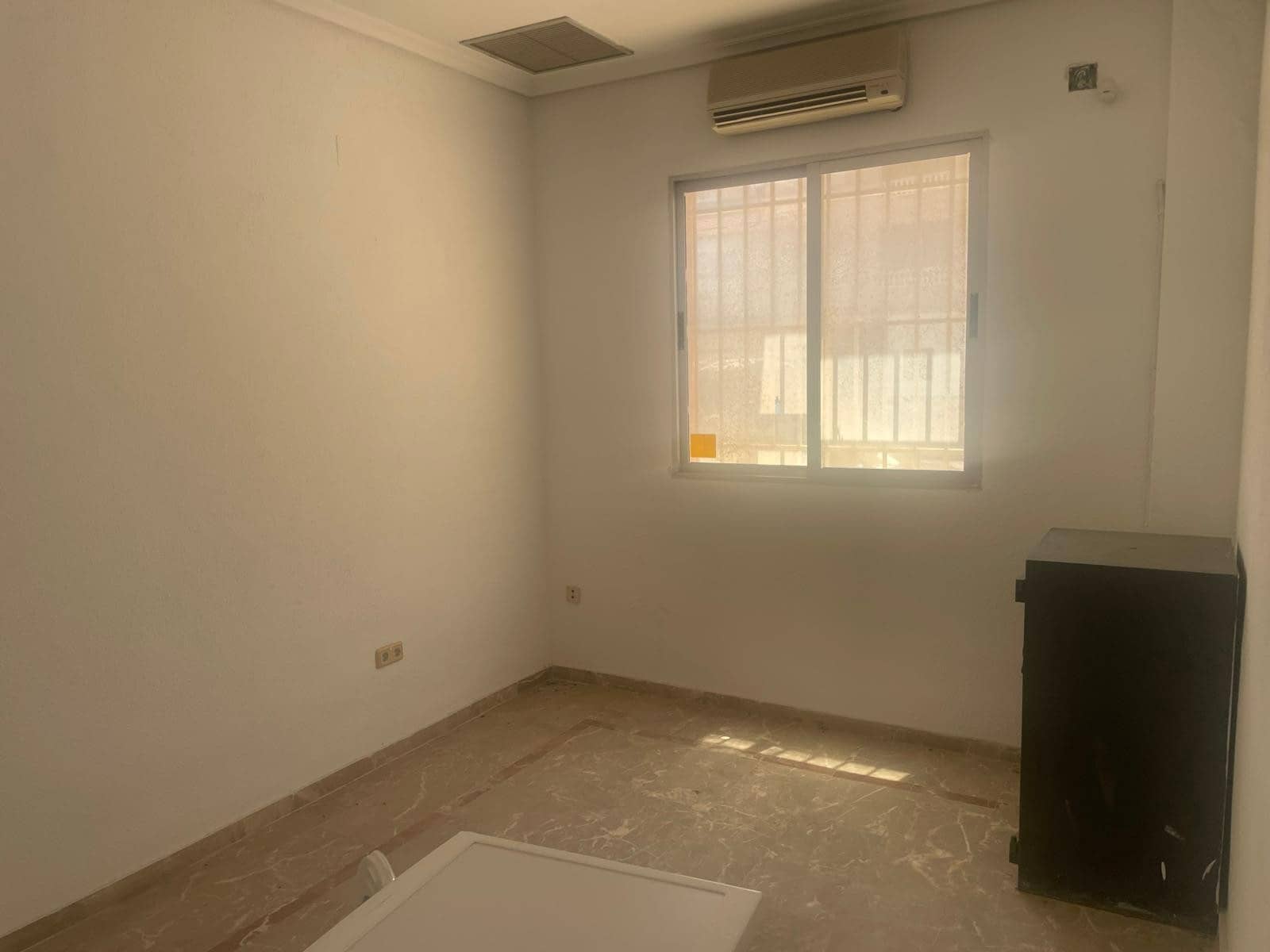 Gewerbe zu verkaufen in La Mata - 165.000 € (Ref: 9890659)
