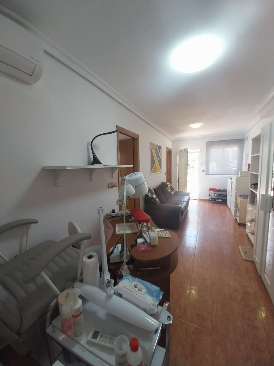 Pareado de 3 habitaciones en La Mata en venta con garaje - 264.000 € (Ref: 9893063)