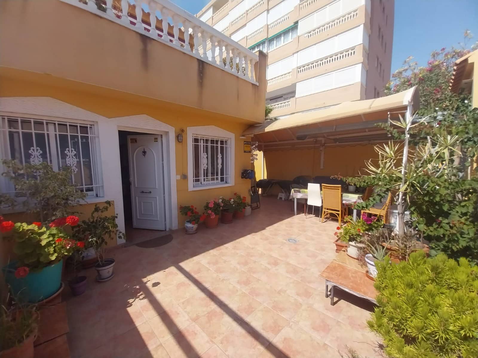 Pareado de 3 habitaciones en La Mata en venta con garaje - 264.000 € (Ref: 9893063)
