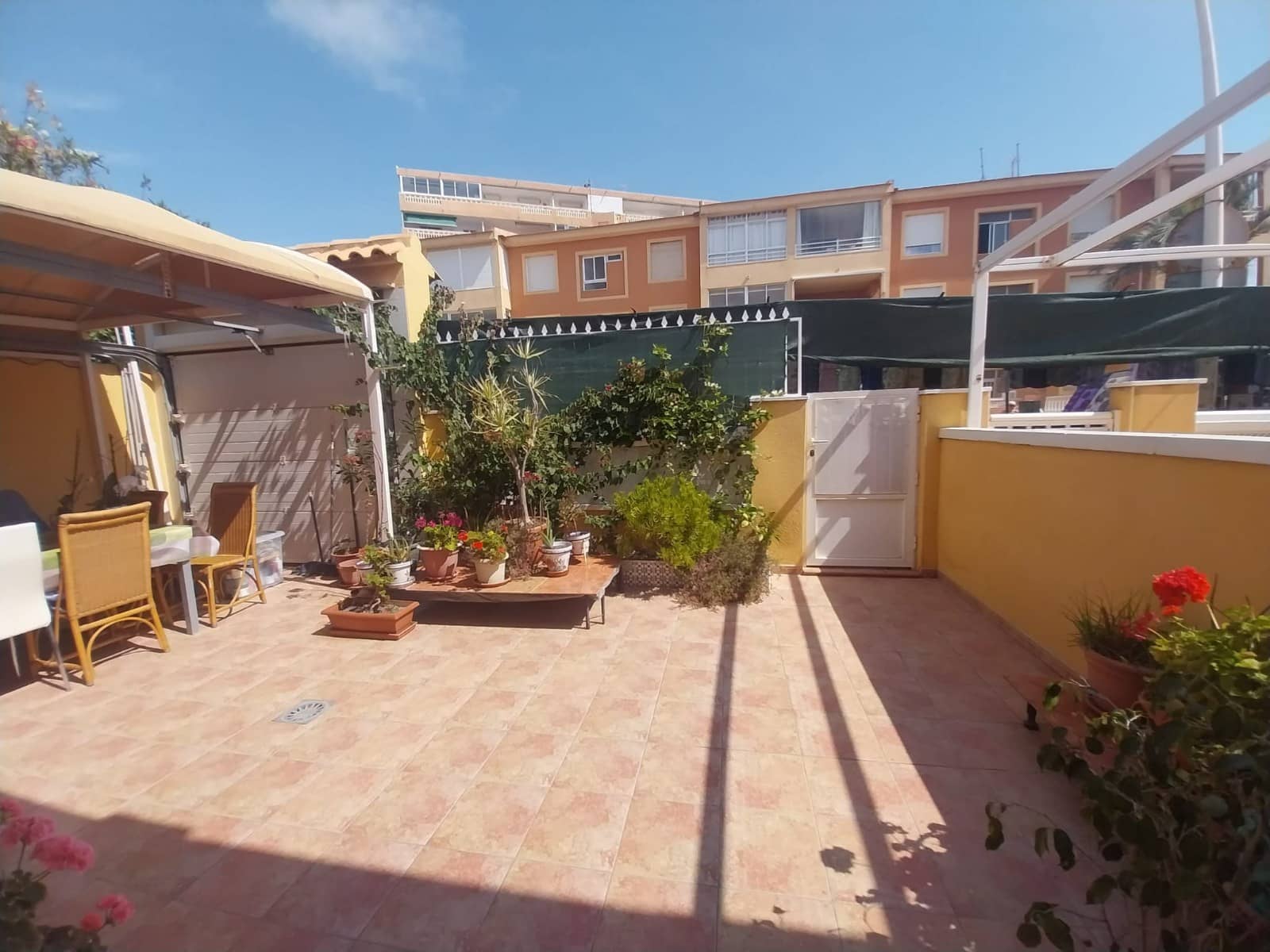 Pareado de 3 habitaciones en La Mata en venta con garaje - 264.000 € (Ref: 9893063)