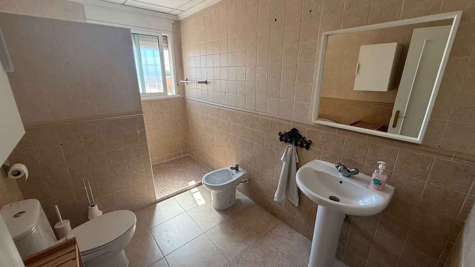 3 soveværelse Finca/Landehus til salg i Catral med swimmingpool garage - € 390.000 (Ref: 9946572)