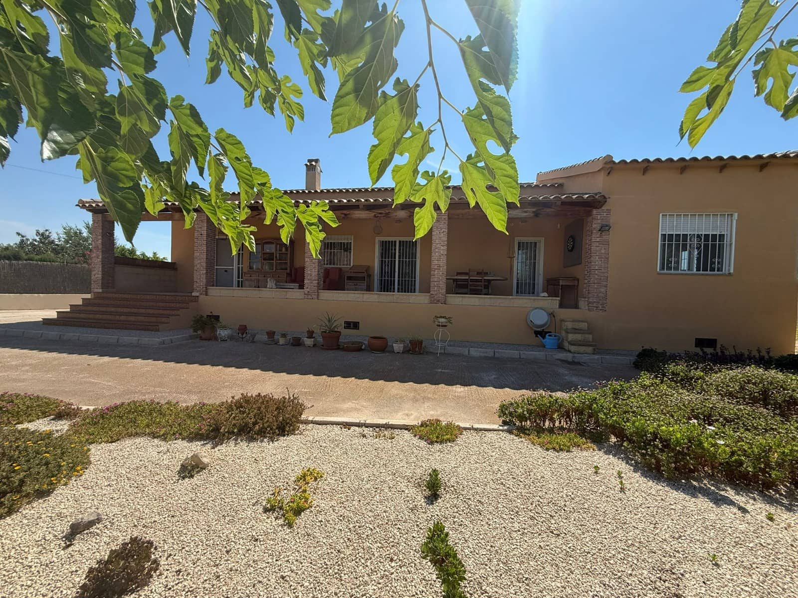 3 soveværelse Finca/Landehus til salg i Catral med swimmingpool garage - € 390.000 (Ref: 9946572)