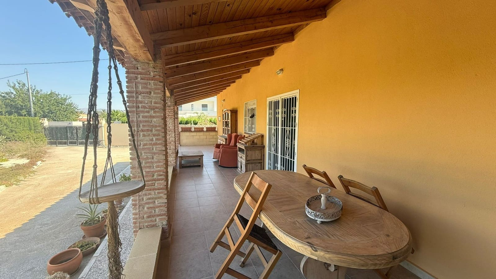 3 soveværelse Finca/Landehus til salg i Catral med swimmingpool garage - € 390.000 (Ref: 9946572)