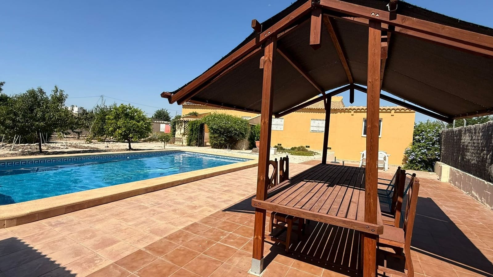 3 soveværelse Finca/Landehus til salg i Catral med swimmingpool garage - € 390.000 (Ref: 9946572)