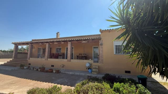 3 soveværelse Finca/Landehus til salg i Catral med swimmingpool garage - € 390.000 (Ref: 9946572)