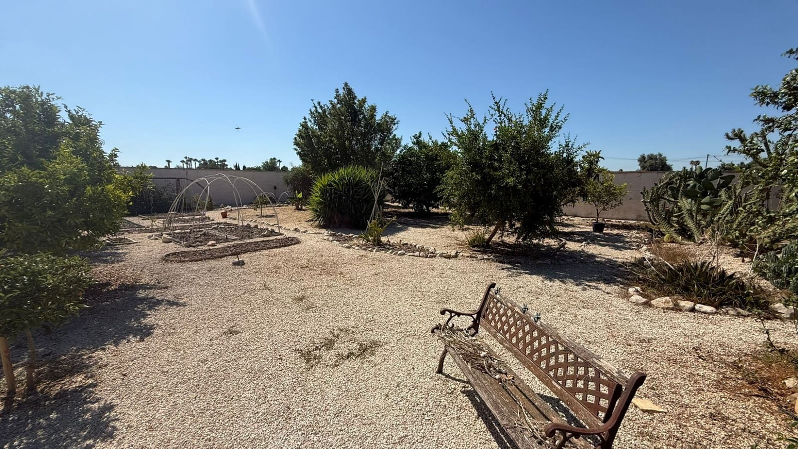 3 soveværelse Finca/Landehus til salg i Catral med swimmingpool garage - € 390.000 (Ref: 9946572)