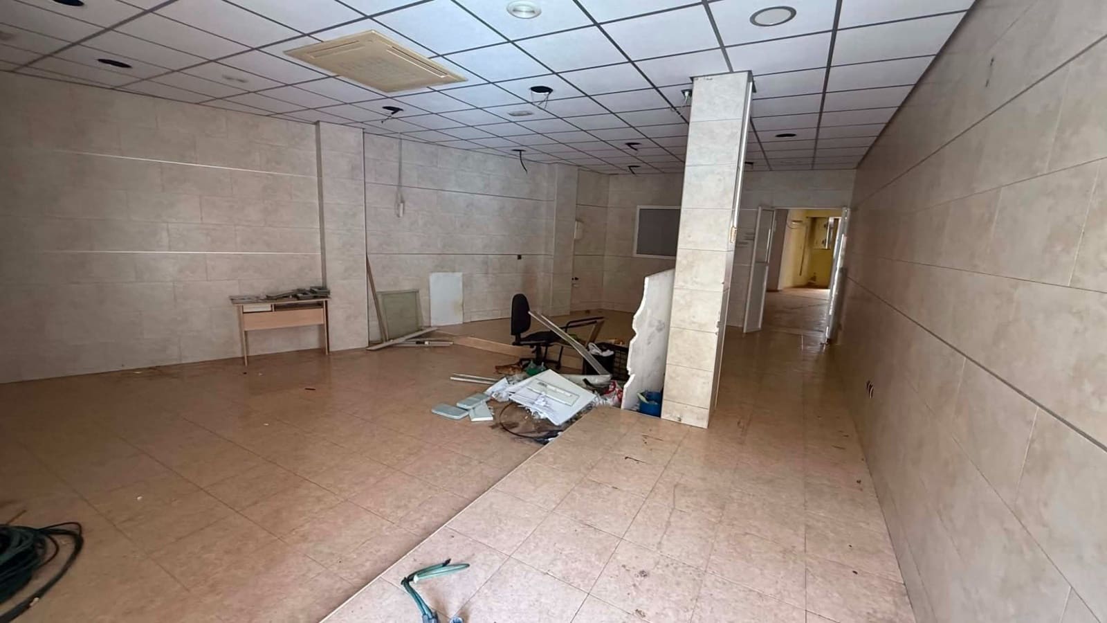 Kommersiell till salu i Almoradi - 110 000 € (Ref: 9965876)