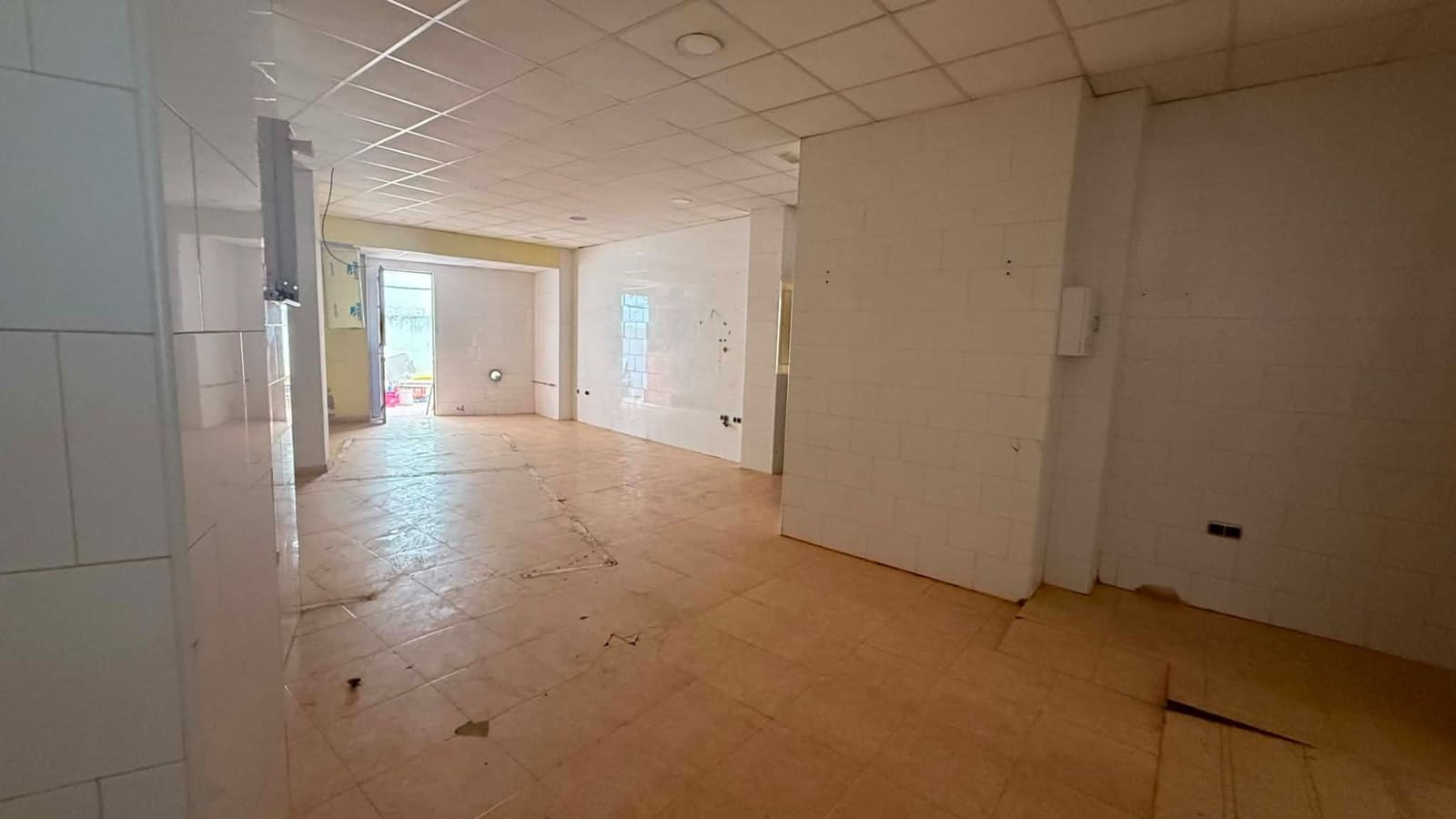 Kommersiell till salu i Almoradi - 110 000 € (Ref: 9965876)