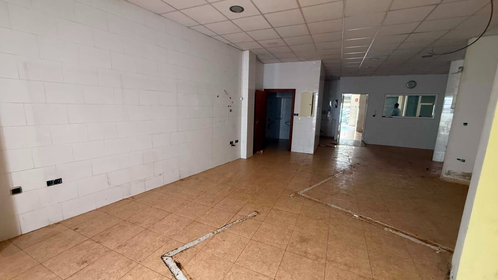 Kommersiell till salu i Almoradi - 110 000 € (Ref: 9965876)