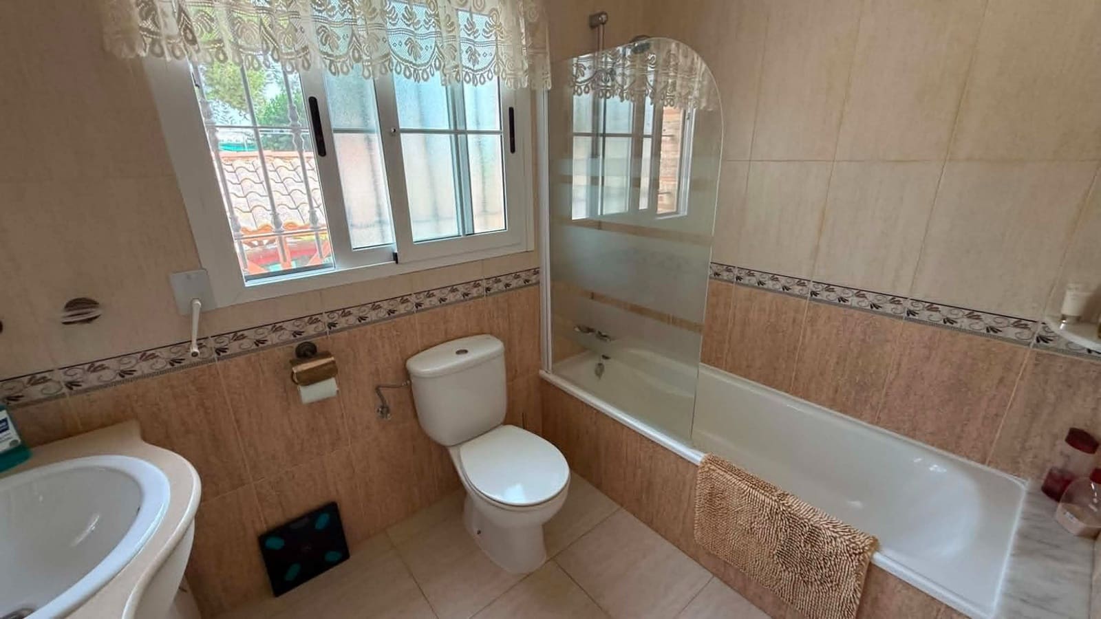 3 soveværelse Villa til salg i Catral med swimmingpool garage - € 389.000 (Ref: 9977712)