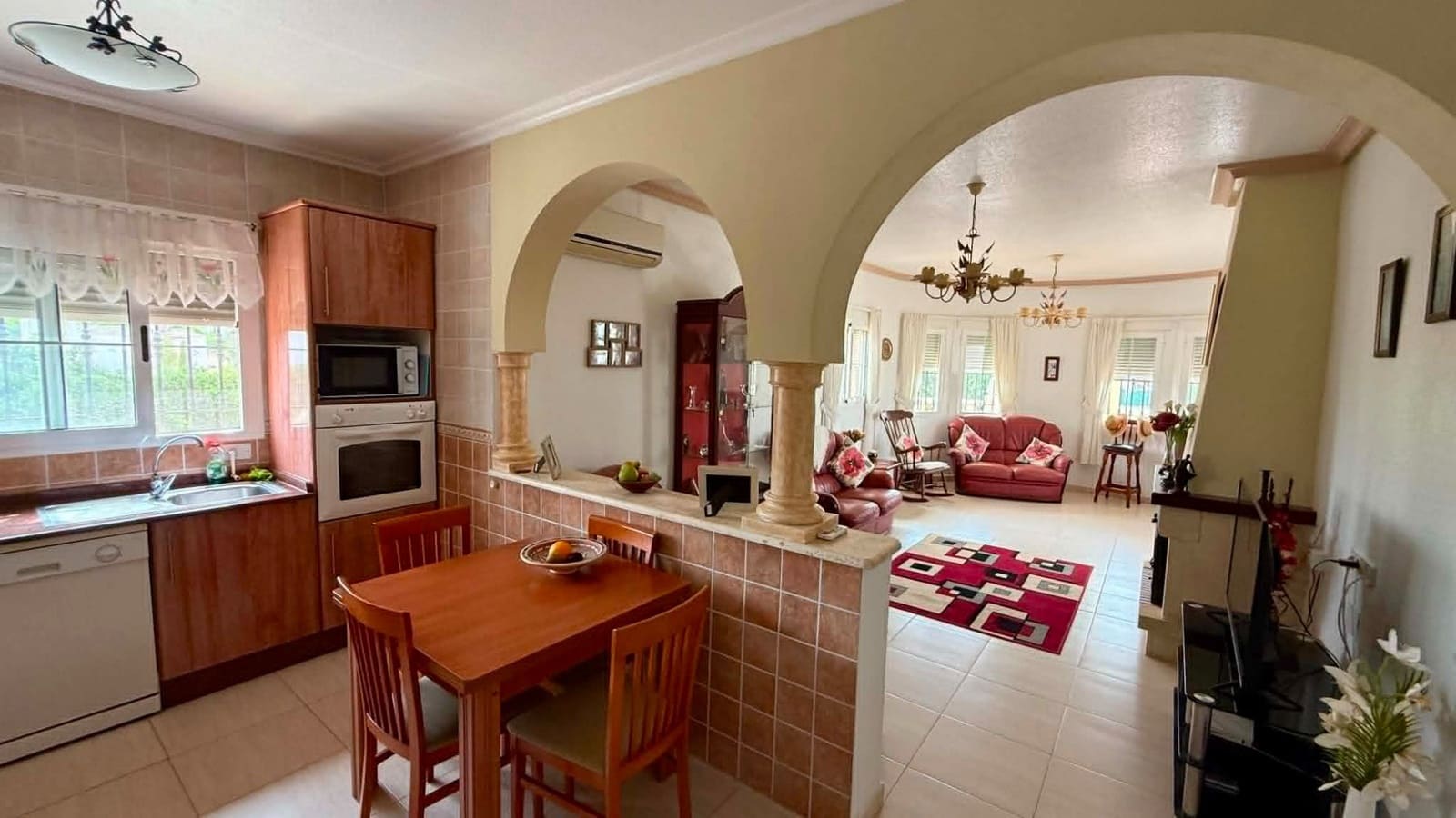 3 soveværelse Villa til salg i Catral med swimmingpool garage - € 389.000 (Ref: 9977712)