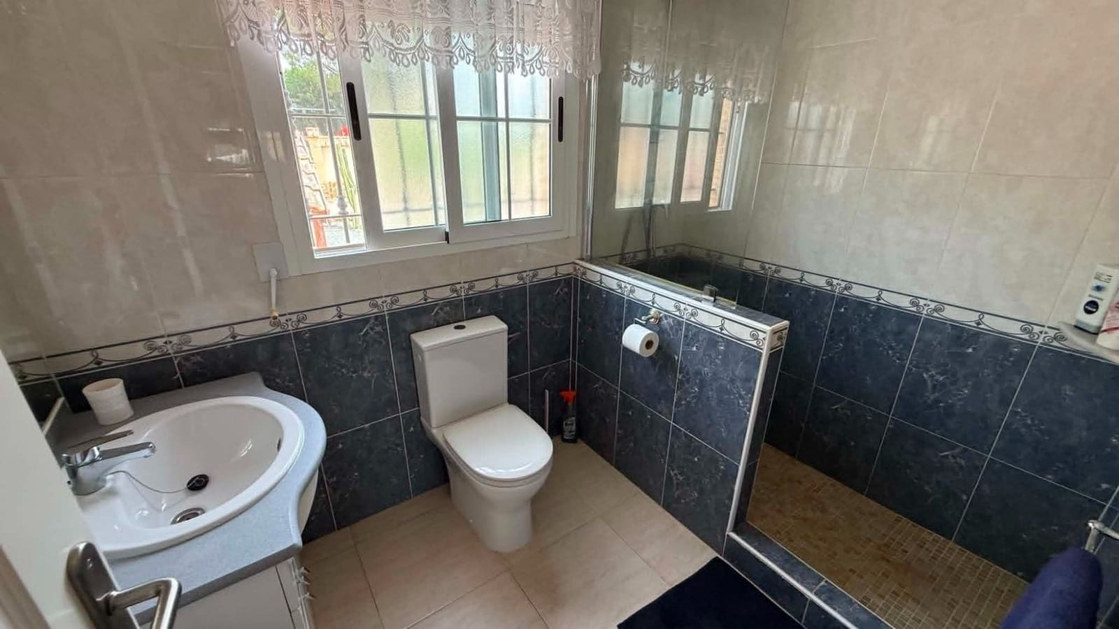 3 soveværelse Villa til salg i Catral med swimmingpool garage - € 389.000 (Ref: 9977712)