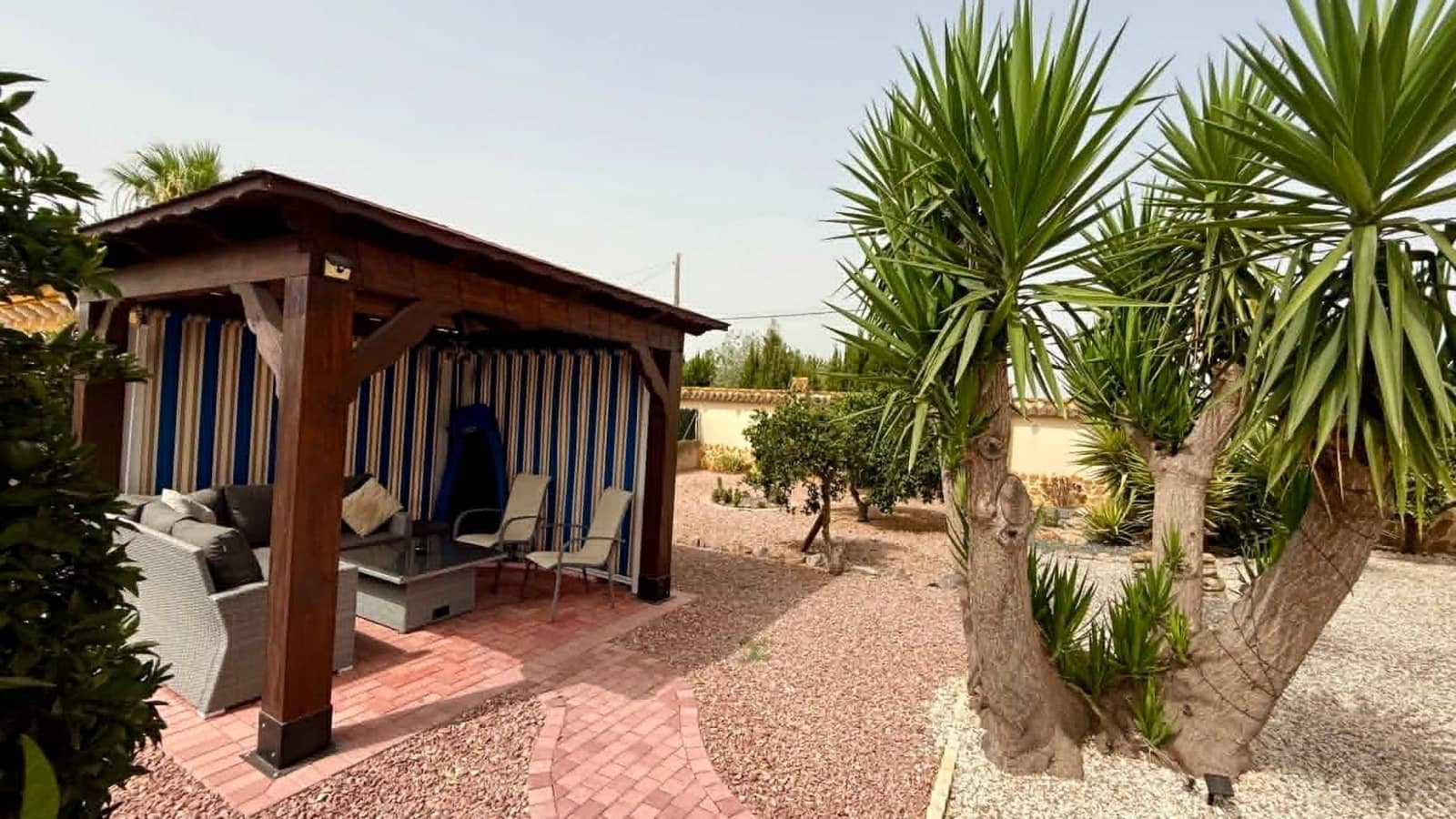 3 soveværelse Villa til salg i Catral med swimmingpool garage - € 389.000 (Ref: 9977712)
