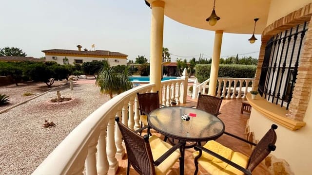 3 soveværelse Villa til salg i Catral med swimmingpool garage - € 389.000 (Ref: 9977712)