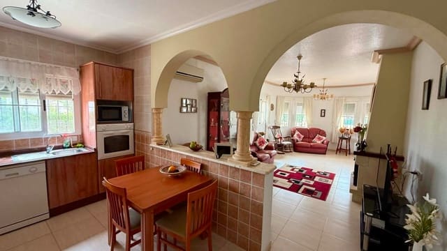 3 soveværelse Villa til salg i Catral med swimmingpool garage - € 389.000 (Ref: 9977712)