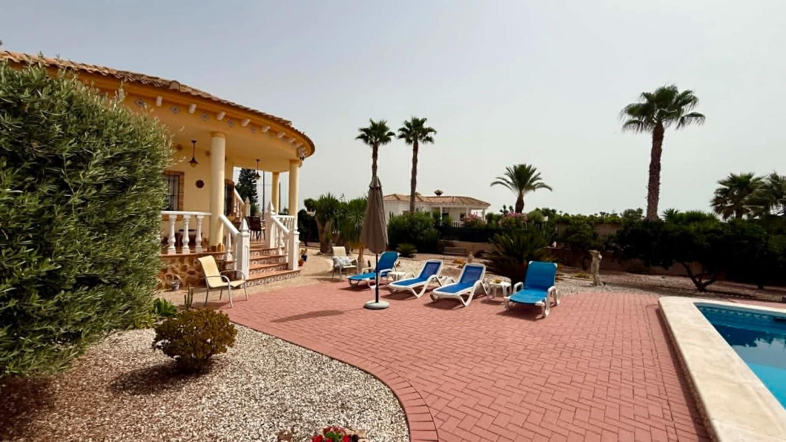 3 soveværelse Villa til salg i Catral med swimmingpool garage - € 389.000 (Ref: 9977712)