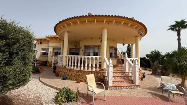 3 soveværelse Villa til salg i Catral med swimmingpool garage - € 389.000 (Ref: 9977712)