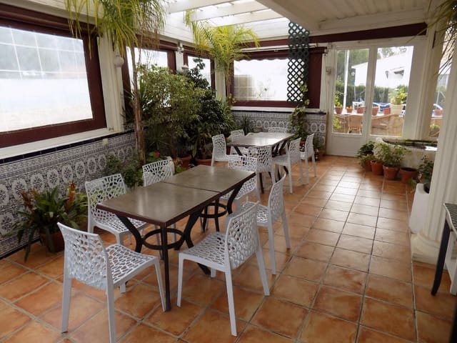 16 sypialnia Hotel na sprzedaż w Calpe / Calp z basenem garażem - 1 050 000 € (Ref: 2437082)