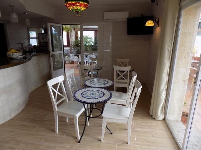 16 sypialnia Hotel na sprzedaż w Calpe / Calp z basenem garażem - 1 050 000 € (Ref: 2437082)