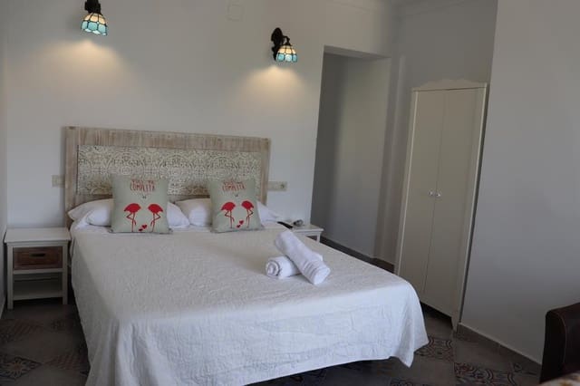 11 sypialnia Hotel na sprzedaż w Calpe / Calp z basenem garażem - 850 000 € (Ref: 6053444)
