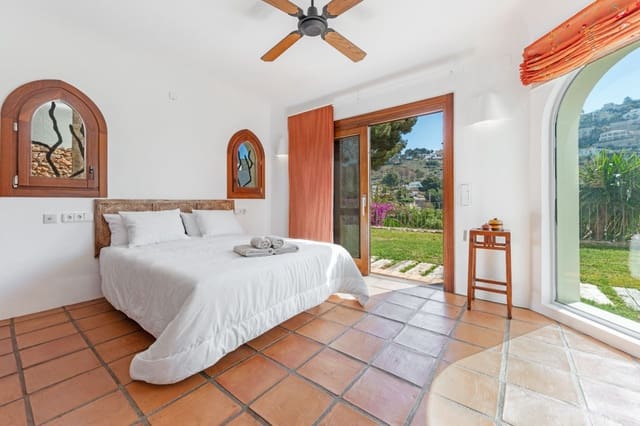 3 soveværelse Villa til salg i Moraira, Teulada-Moraira med swimmingpool garage - € 1.995.000 (Ref: 9861074)