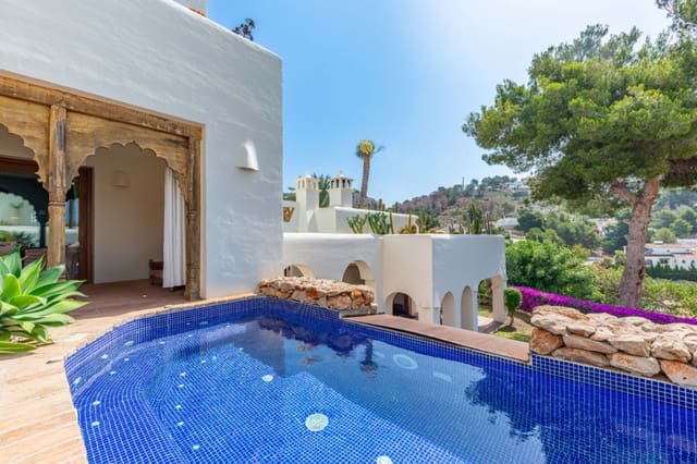 3 soveværelse Villa til salg i Moraira, Teulada-Moraira med swimmingpool - € 1.995.000 (Ref: 9861087)