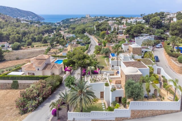 3 soveværelse Villa til salg i Moraira, Teulada-Moraira med swimmingpool - € 1.995.000 (Ref: 9861087)