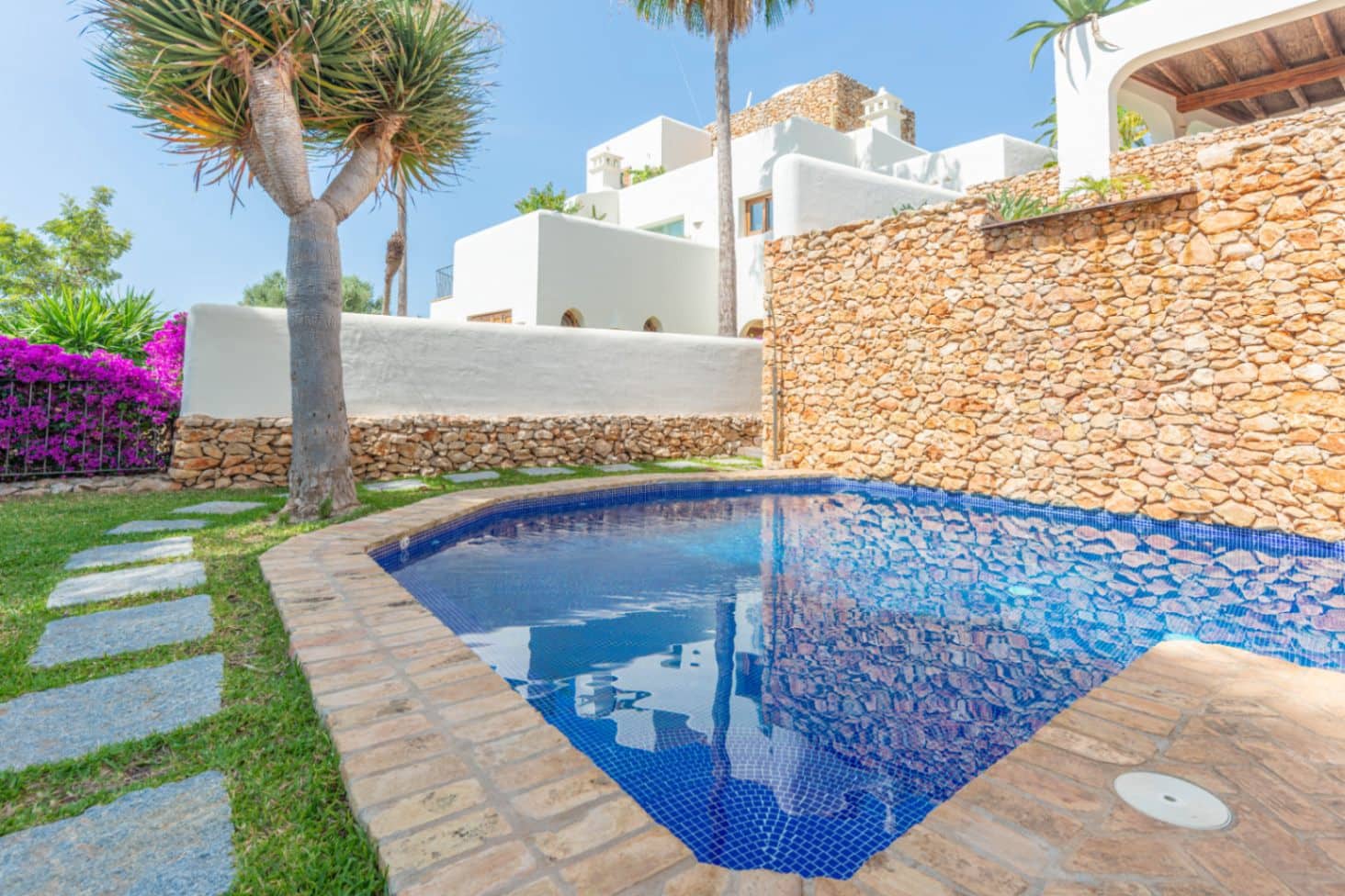3 soveværelse Villa til salg i Moraira med swimmingpool - € 1.995.000 (Ref: 9861087)