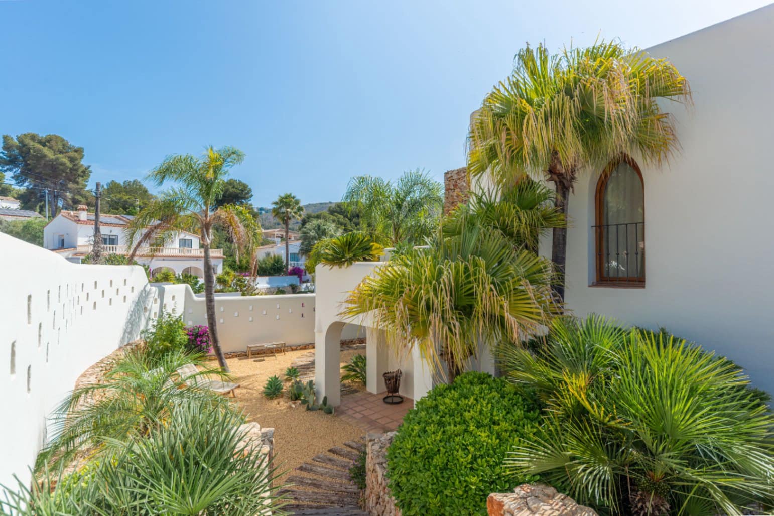 3 soveværelse Villa til salg i Moraira med swimmingpool - € 1.995.000 (Ref: 9861087)