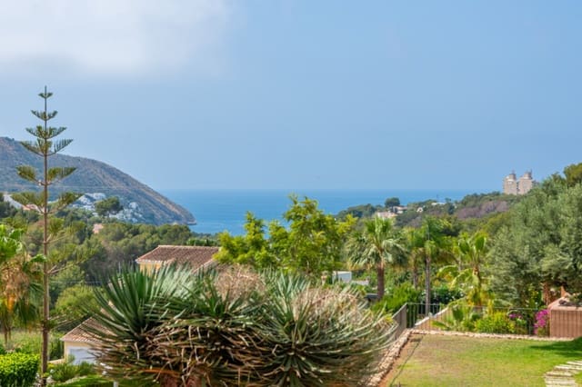 3 soveværelse Villa til salg i Moraira, Teulada-Moraira med swimmingpool - € 1.995.000 (Ref: 9861087)