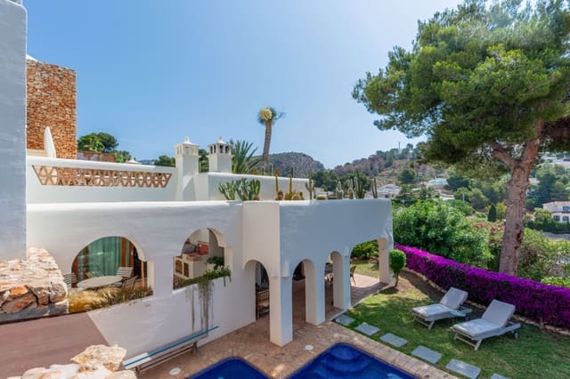 3 soveværelse Villa til salg i Moraira, Teulada-Moraira med swimmingpool - € 1.995.000 (Ref: 9861087)