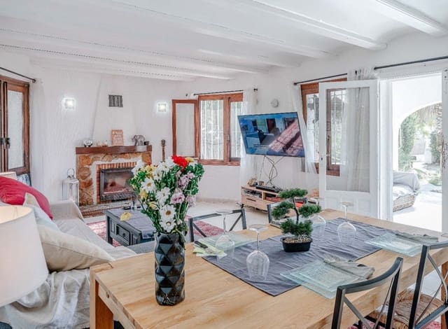 2 soverom Villa til salgs i Moraira, Teulada-Moraira - € 550 000 (Ref: 9861088)