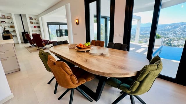 4 soverom Villa til salgs i Moraira, Teulada-Moraira med svømmebasseng garasje - € 1 650 000 (Ref: 9861090)