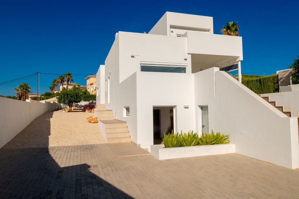 4 bedroom Villa for sale in Calpe / Calp with pool - € 1,380,000 (Ref: 9861095)