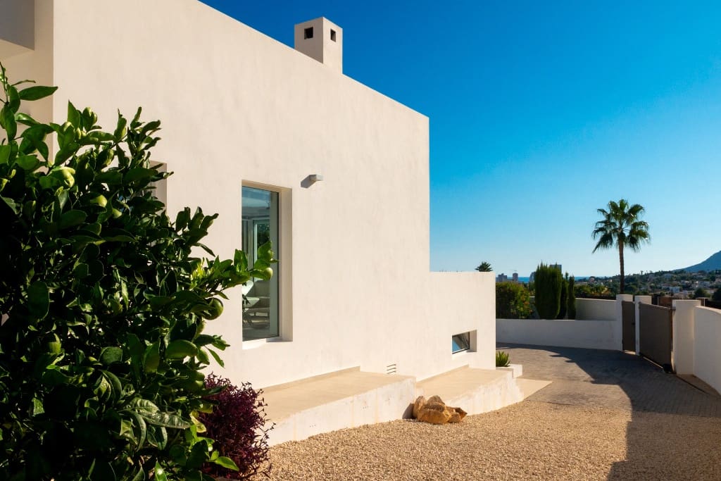 4 bedroom Villa for sale in Calpe / Calp with pool - € 1,380,000 (Ref: 9861095)