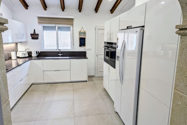 7 soverom Villa til salgs i Moraira med svømmebasseng garasje - € 1 795 000 (Ref: 9861096)