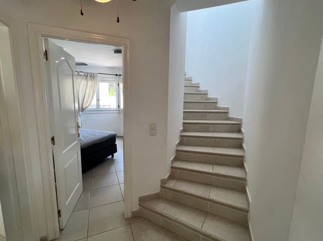 4 soverom Villa til salgs i Moraira, Teulada-Moraira med svømmebasseng garasje - € 980 000 (Ref: 9861099)