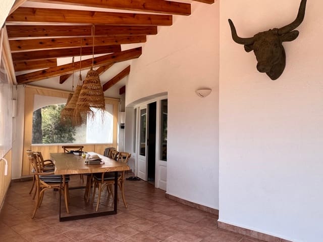 4 soverom Villa til salgs i Moraira, Teulada-Moraira med svømmebasseng garasje - € 980 000 (Ref: 9861099)